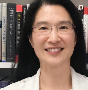 Teaching the World’s Future Leaders With 30 Years’ Experience in Business Management