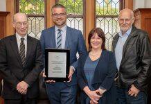 Excellence in leadership award for UoO COO