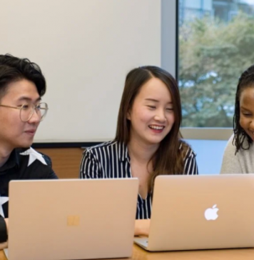 Foster MSCM Ranks at the Top in QS World University Rankings