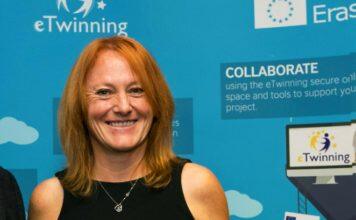 Award for University project that teaches the world to sign