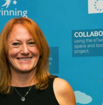 Award for University project that teaches the world to sign