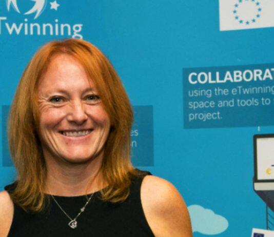 Award for University project that teaches the world to sign