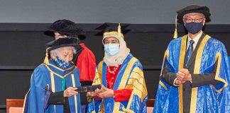 Top NUS honour for pioneer in obstetrics and gynaecology