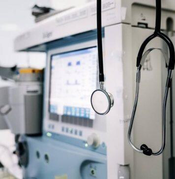 Machine learning tool gives early warning of cardiac issues in COVID-19 patients