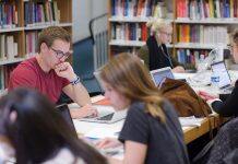 A blended educational model for budding business leaders