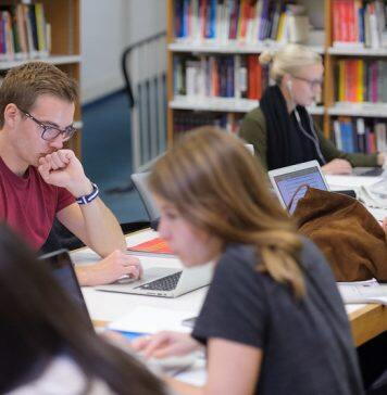 A blended educational model for budding business leaders