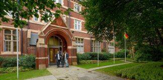 ESCP Business School: Teamwork and hands-on involvement fostering student growth and job-readiness