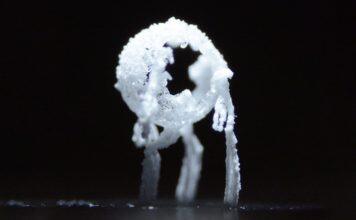 How to get salt out of water: Make it self-eject