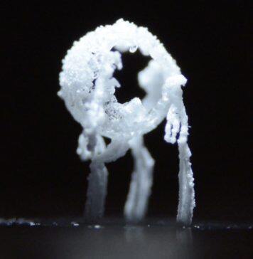 How to get salt out of water: Make it self-eject