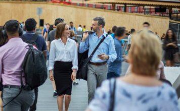 Walk or drive? New tool shows the health effects of your travel choices