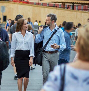 Walk or drive? New tool shows the health effects of your travel choices