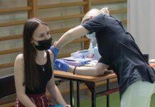 New Zealand approves Pfizer vaccine for young people from 12 to 15, but they’ll have to wait their turn