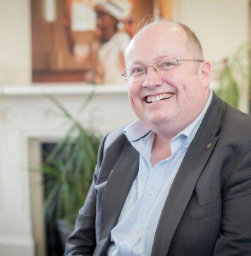 Dr Nick Evans recognised by royal historical society for inspirational teaching
