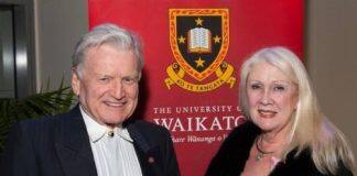 Sir William and Lady Judi Gallagher announce further support for University of Waikato with new scholarship