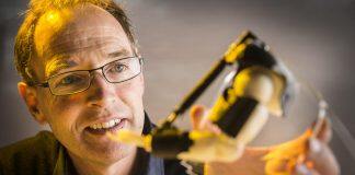 UOW researcher developing artificial muscle in miniature devices recognised on the global stage
