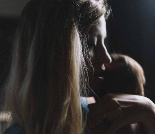 Thoughts of harming baby a normal but unpleasant part of postpartum experience