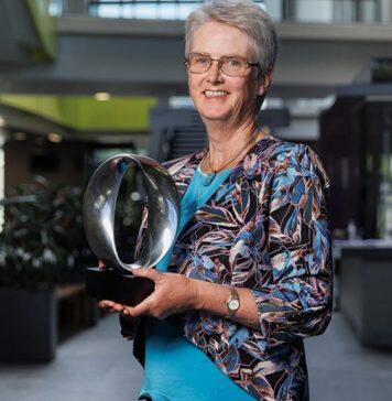 Dame Jane Harding and team win Prime Minister’s Science Prize