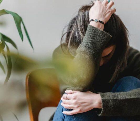 Life satisfaction plummets among young Aussies during COVID