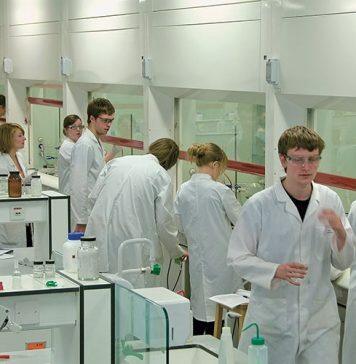 Chemistry students’ discovery could help treat Alzheimer’s