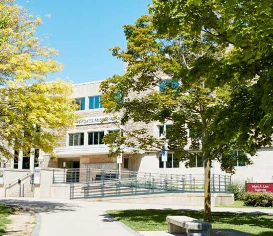 Marvels at Mac: Find a quiet moment and new perspectives at the Museum of Art