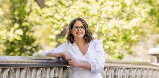 Ocean-swimming scientist dives deep into wellbeing with prestigious fellowship