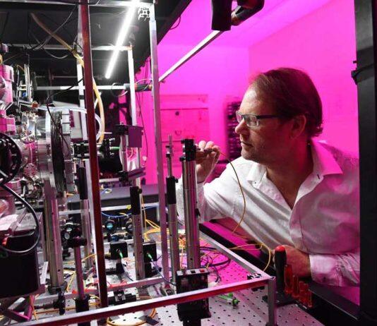 Leading photonics expert crowned Innovator of the Year