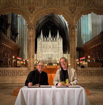 University of Bristol and Bristol Cathedral formally strengthen their relationship