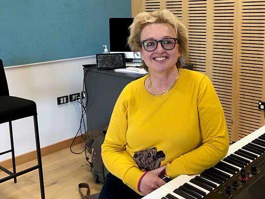 Drama at Otago paves way for career as voice coach to the stars