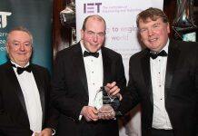 Professor Woods receives Engineering Excellence Award