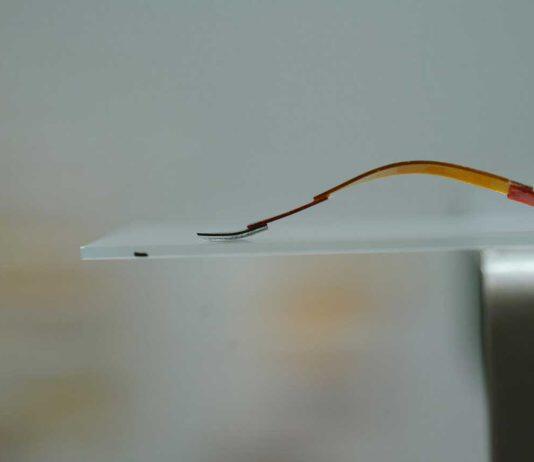 Tiny new climbing robot was inspired by geckos and inchworms