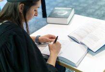 QUT teaching staff win national awards