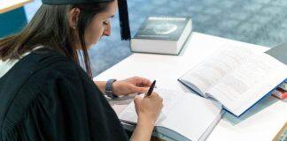 QUT teaching staff win national awards