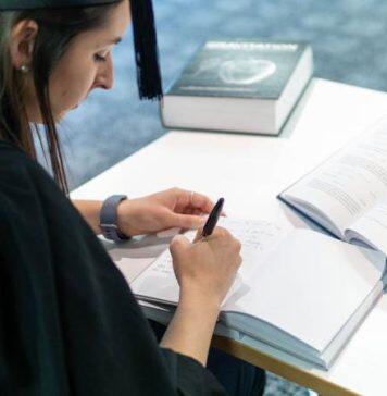 QUT teaching staff win national awards