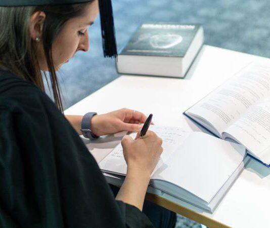 QUT teaching staff win national awards