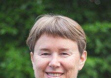 Researchers call for prescription charge to be cut