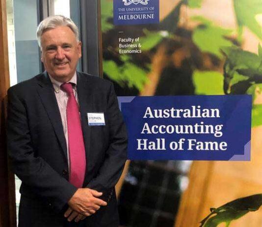 Stephen Taylor inducted into Accounting Hall of Fame