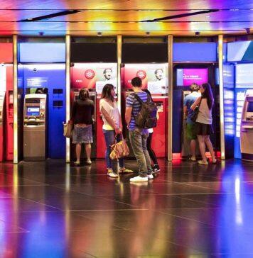 Customer Satisfaction for Finance and Insurance Sectors Reach Record High in 2022