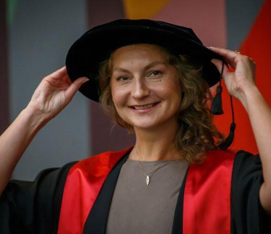 Smoosh – a flatpack shoe designed for a digital nomad lifestyle