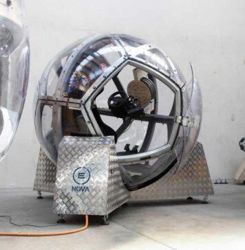 Simulator lets students and researchers pilot aircraft, spaceships