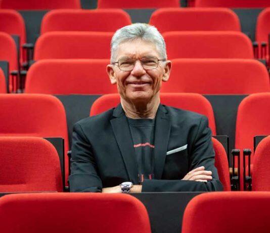 Theatre Professor awarded 2024 Kiwibank Local Hero medal