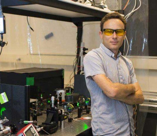 Curious traveller with a quantum ambition