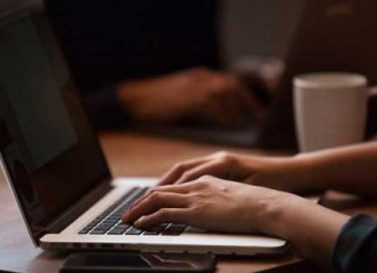 What drives us to be anonymous online