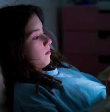 Social media boundaries can improve teen sleep