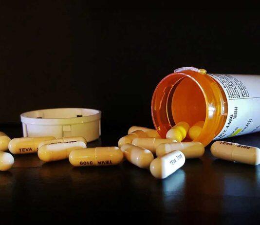 How can new non-antibiotic therapeutic approaches and AI help us tackle antimicrobial resistance?