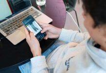 Social media negatively impacting teens’ life satisfaction