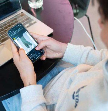 Social media negatively impacting teens’ life satisfaction