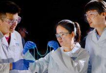 NUS researchers innovate scalable robotic fibres with light-emitting, self-healing and magnetic properties