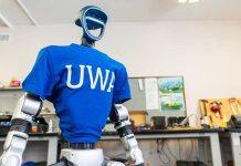 StUWArt walks the talk at UWA robotics lab