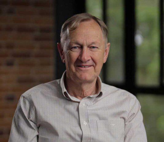 Professor Willis earns top Australian science award for pioneering mathematics theory