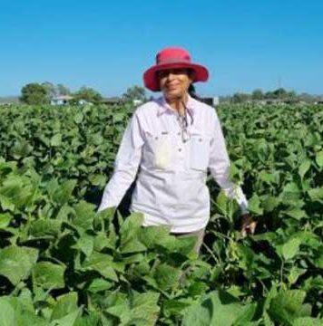 Building soil carbon with beneficial microbes